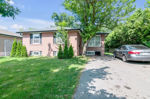 9 Dowling Cres, Brampton, ON, L6T3B8 | Card Image