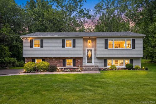 11 Nuthatch Lane, Clarkstown, NY, 10994 | Card Image