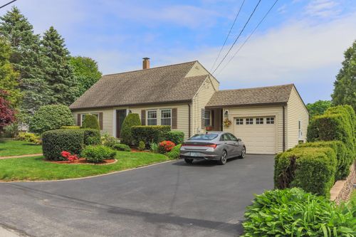 39 Dearborn Ave, Hampton, NH, 03842-3320 | Card Image