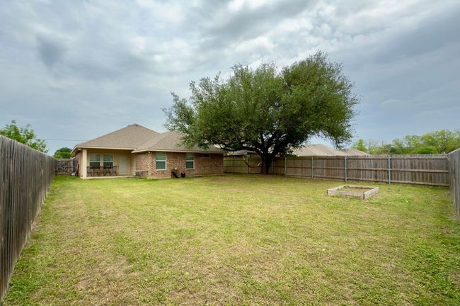 310 N Bermuda St, House other with 3 bedrooms, 2 bathrooms and null parking in Lacy Lakeview TX | Image 38