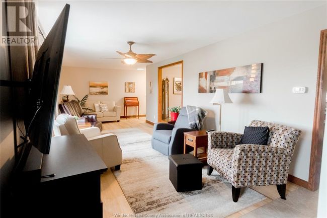 13496 13 Th Concession Rd, Home with 3 bedrooms, 2 bathrooms and null parking in Essex ON | Image 4