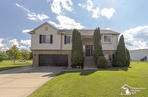 155 Caribou Run, Dundee Village, MI, 48131 | Card Image
