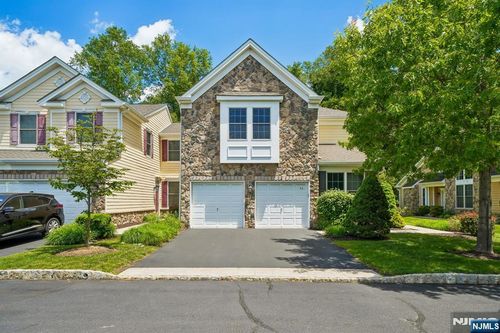11 Hopkins Ct, Parsippany, NJ, 07054-2271 | Card Image