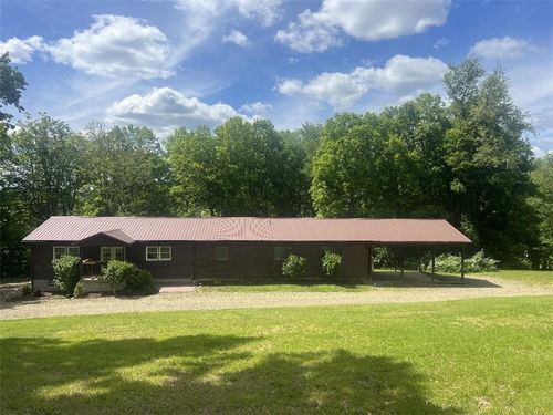 166 Sawmill Rd, Loyalhanna, PA, 15681-2211 | Card Image