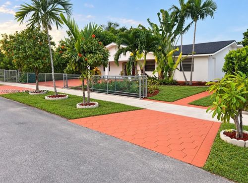 0-11461 Sw 193rd St, Miami, FL, 33157-8157 | Card Image