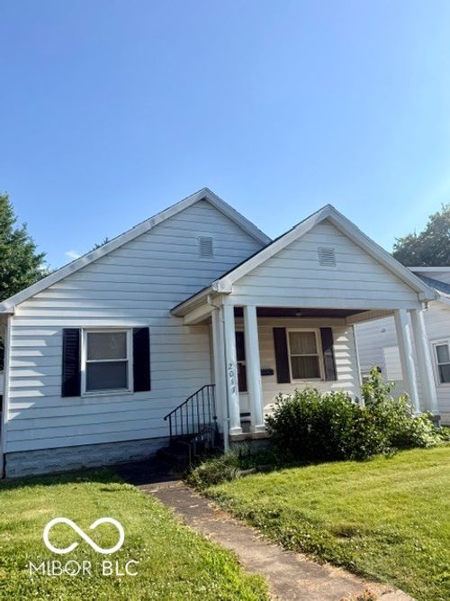 2017 E Franklin St, Evansville, IN, 47711-6035 | Card Image