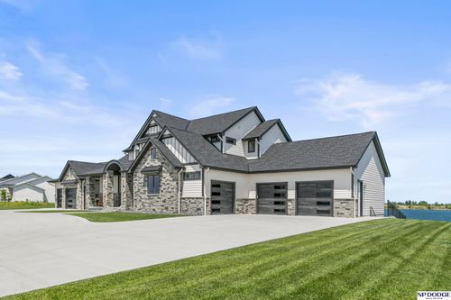 3224 Bryan Shore Dr, Fremont, NE, 68025-3591 | Card Image