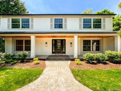 1935 Hillwood Dr, Bloomfield Hills, MI, 48304-2420 | Card Image