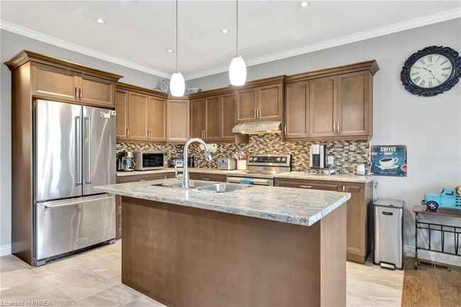 1 - 41 Garden Ave, Townhouse with 4 bedrooms, 3 bathrooms and 3 parking in Brantford ON | Image 6