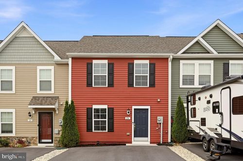 24 Loblolly Dr, BUNKER HILL, WV, 25413-2200 | Card Image
