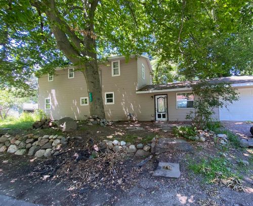 5042 4th St, Delton, MI, 49046-9522 | Card Image