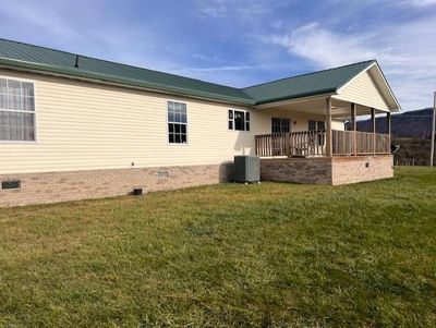 265 Buckhorn Street, Home with 3 bedrooms, 2 bathrooms and null parking in North Tazewell VA | Image 1