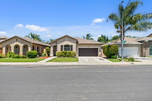 2637 Corral Way, Riverbank, CA, 95367-9417 | Card Image