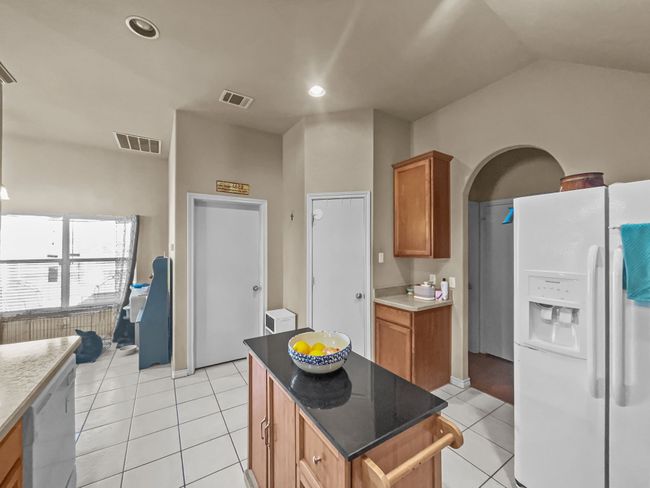 Kitchen with pantry | Image 9