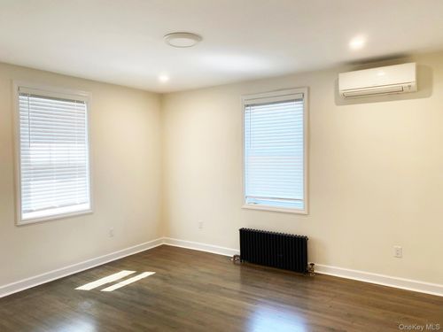 10-10 Marble Ave, Pleasantville, NY, 10570-2907 | Card Image