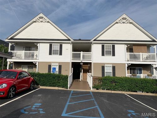 3b-5301 Spring River Dr, O Fallon, MO, 63368-7437 | Card Image