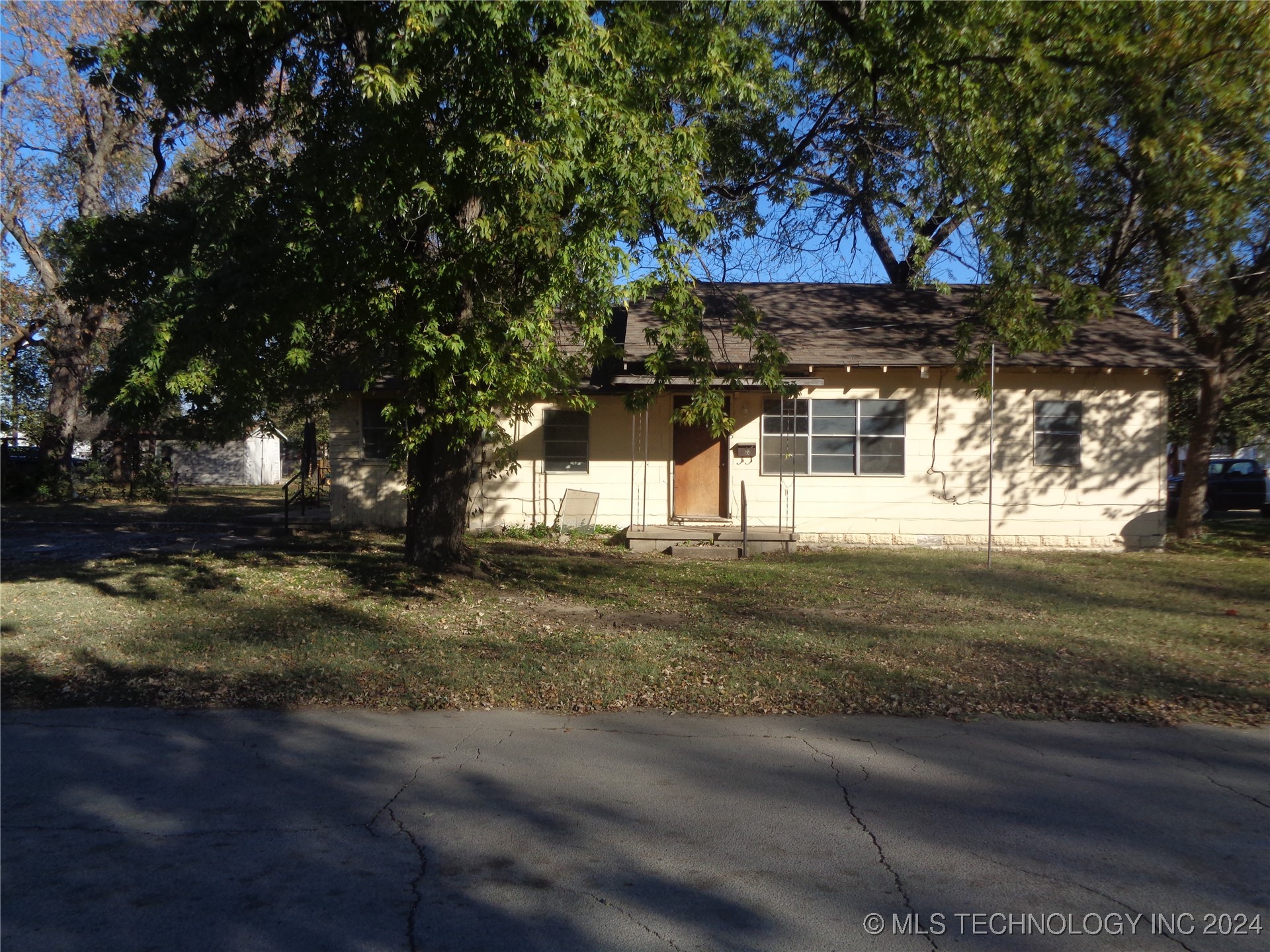 Grove St, Dewey, OK 74029