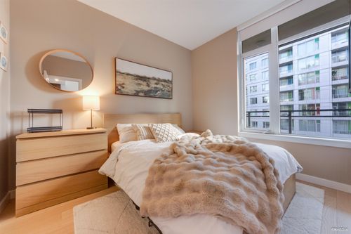 801-38 W 1st Avenue, Vancouver, BC, V5Y0K3 | Card Image