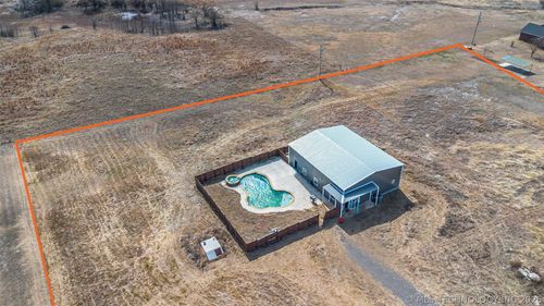 654 County Rd, Davis, OK, 73030-9646 | Card Image