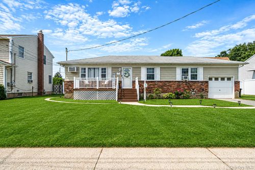 1028 Herzel Blvd, West Babylon, NY, 11704-4220 | Card Image