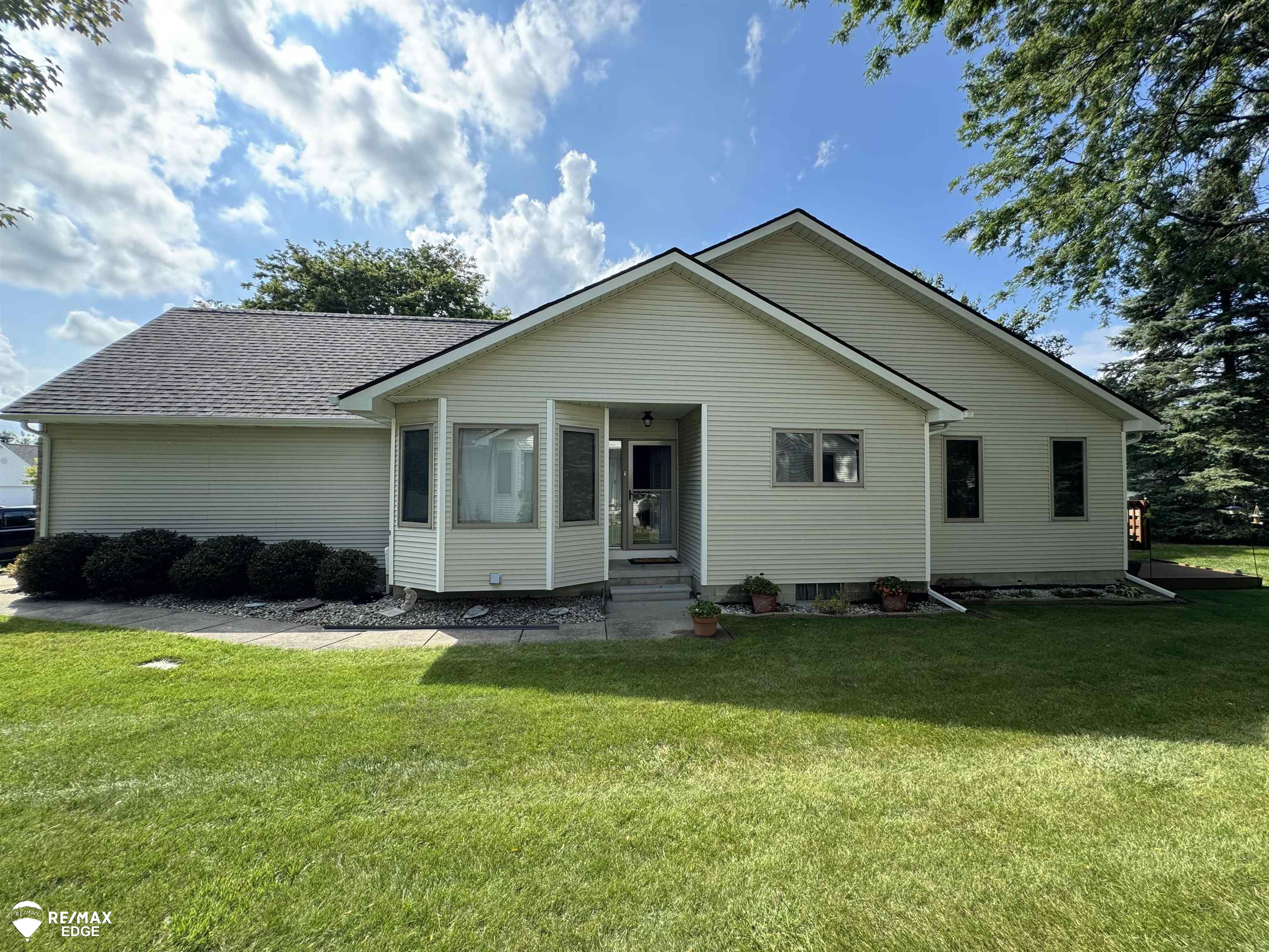 Jamie Dr, Davison, MI 48423
