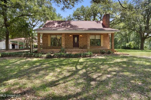 8200 Butler Rd, Moss Point, MS, 39562-8996 | Card Image