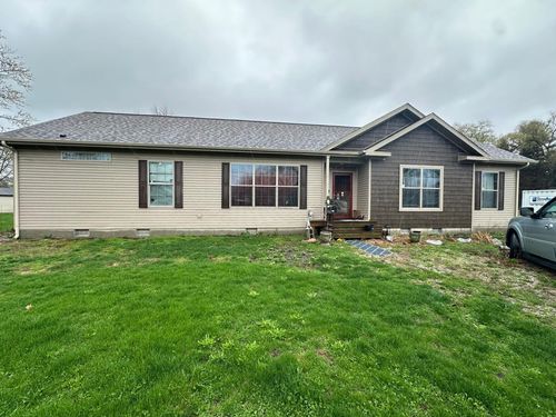 706 W Vanderen St, Newman, IL, 61942-9436 | Card Image