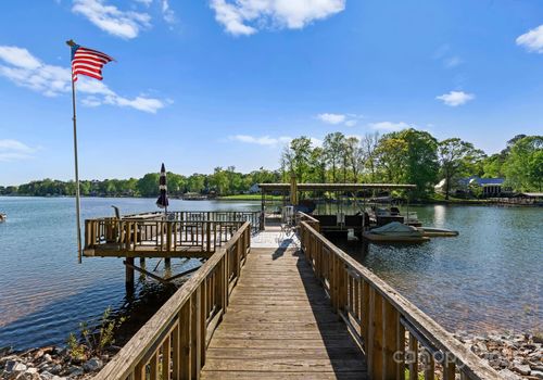 141 Baywatch Dr, Mooresville, NC, 28117-7443 | Card Image
