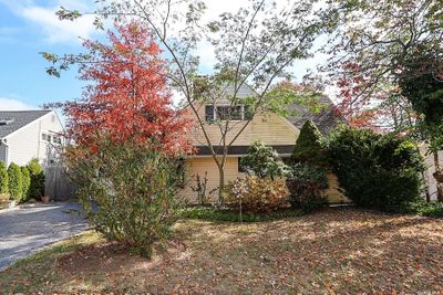 12 Friends Lane, House other with 3 bedrooms, 2 bathrooms and null parking in Westbury NY | Image 2