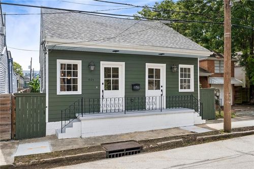 1025 Congress St, New Orleans, LA, 70117-6103 | Card Image