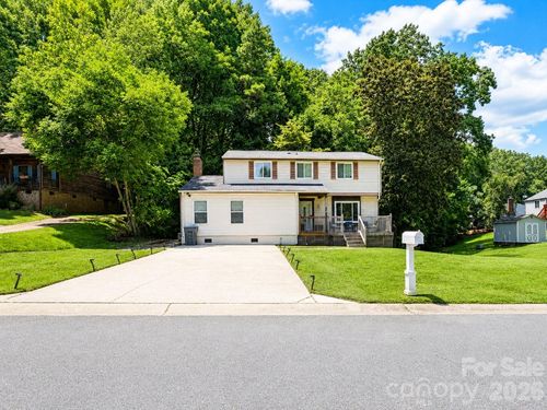 7329 Hounslow Ln, Charlotte, NC, 28213-5758 | Card Image