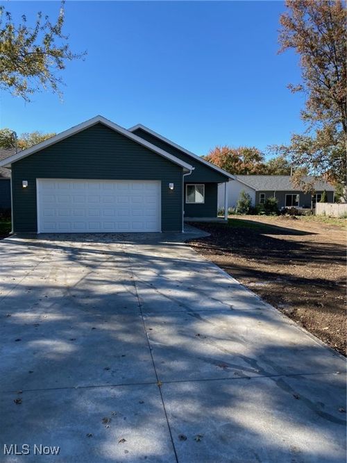 10176 Dupont Dr, Columbia Station, OH, 44028-9641 | Card Image