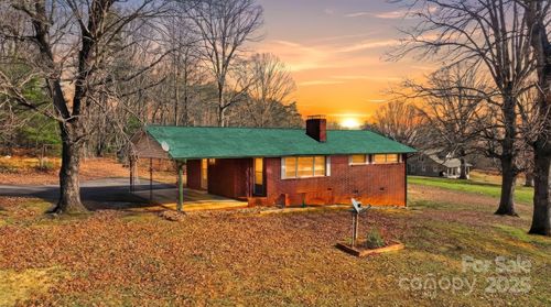 2290 Nc 181, Morganton, NC, 28655-6713 | Card Image