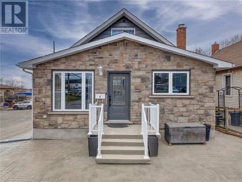 5 Tuddenham Ave, Sudbury, ON, P3C3E9 | Card Image