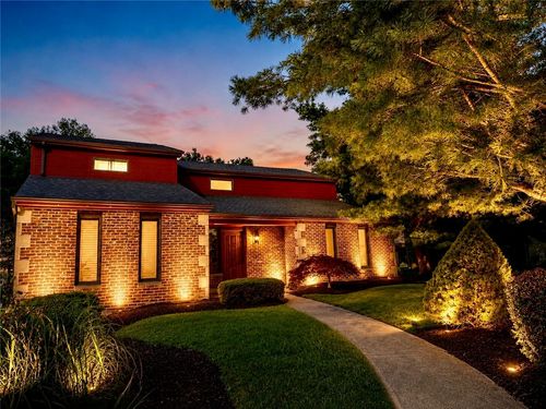 1147 Oakwood Dr, Jefferson Hills, PA, 15025-3083 | Card Image