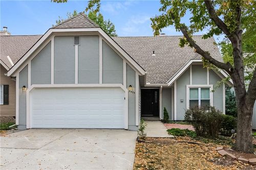 8425 N Chatham Ave, Kansas City, MO, 64154-2703 | Card Image