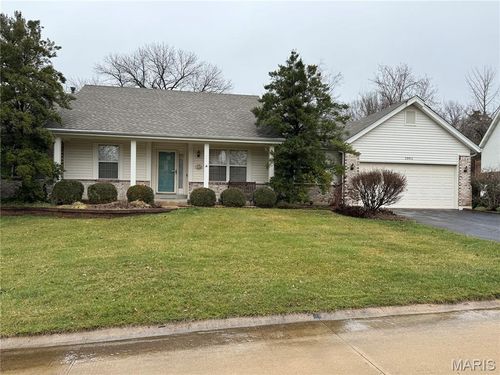 15911 Fairway Lk, Chesterfield, MO, 63017-7381 | Card Image