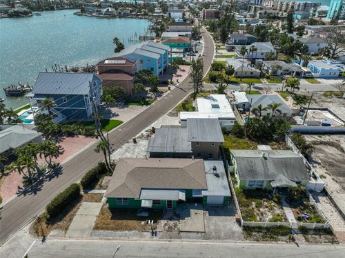 189 144th Ave, Madeira Beach, FL, 33708-2105 | Card Image