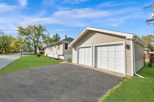 2222 170 Th St, House other with 2 bedrooms, 1 bathrooms and 2 parking in Hazel Crest IL | Image 4