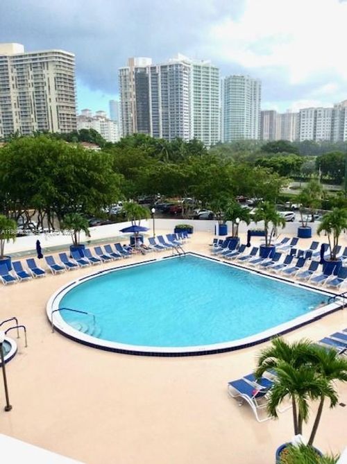 504-3701 N Country Club Dr, Aventura, FL, 33180-1732 | Card Image