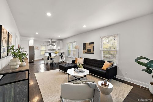 2552 Beals St, Detroit, MI, 48214-1775 | Card Image