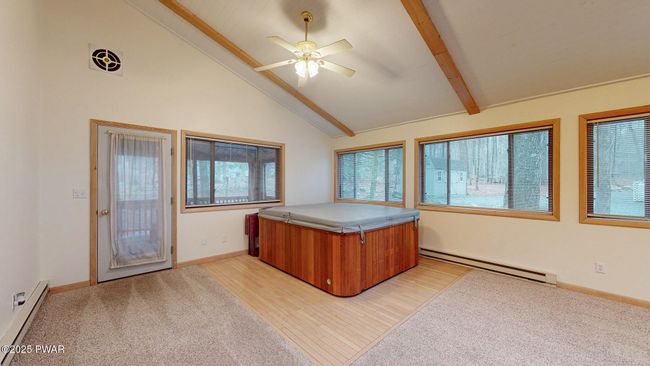 LivingRoom/Hot Tub | Image 5