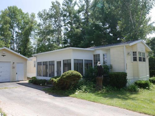 2539 Highland Trl, West Branch, MI, 48661-9334 | Card Image