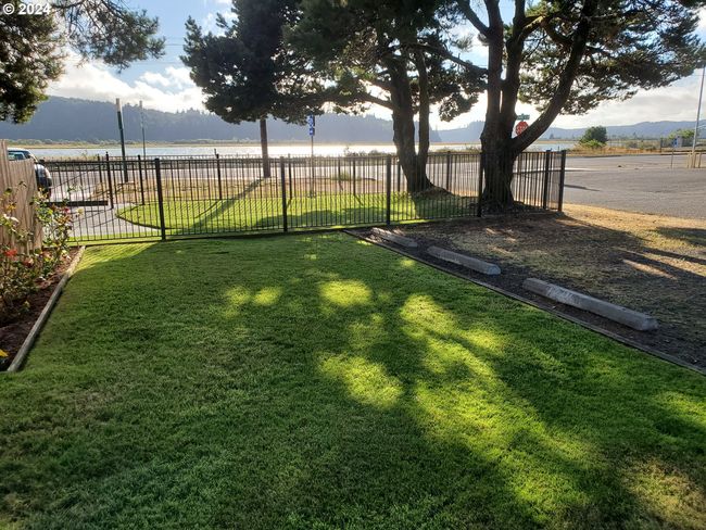160 Spring St, House other with 3 bedrooms, 3 bathrooms and null parking in Gardiner OR | Image 26