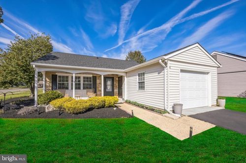 2 New Castle Dr, Southampton, NJ, 08088-1237 | Card Image