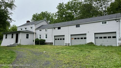 131 S Putt Corners Rd, New Paltz, NY, 12561-3918 | Card Image