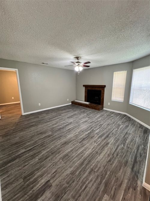 apt-b-8800 Schick Rd, Austin, TX, 78729-5451 | Card Image