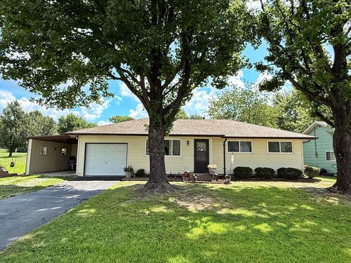 417 Belisle St, El Dorado Springs, MO, 64744-2131 | Card Image