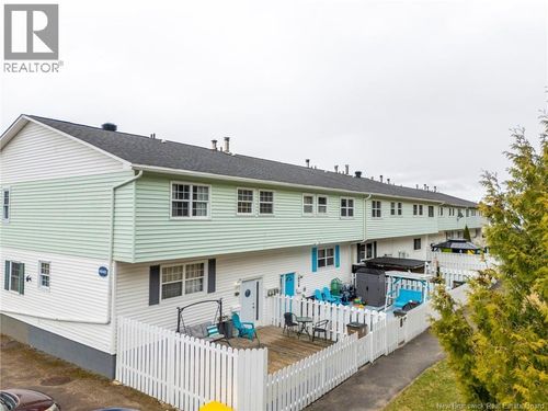 418 Tartan St, Saint John, NB, E2K2R7 | Card Image