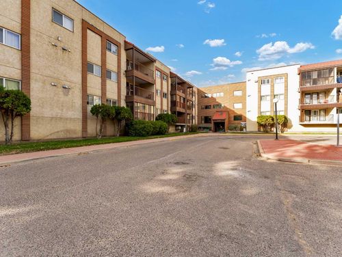 204-3090 15 Ave Se, Medicine Hat, AB, T1B3Z3 | Card Image
